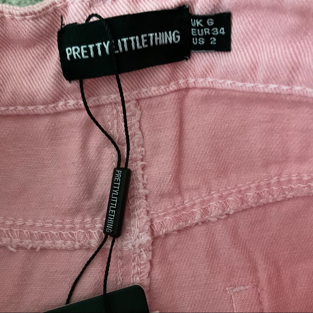 Pretty Little Thing - Picture 3 of 4